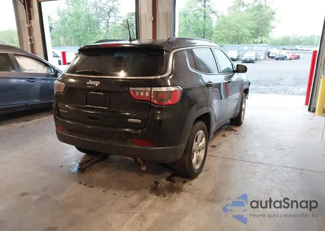 2019 Jeep Compass Latitude 4X4 из США, поврежденный, VIN 3C4NJDBB3KT807823